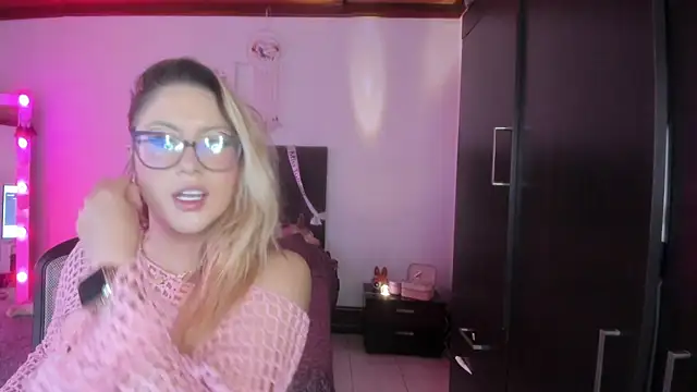 miss julietaa online show from February 17, 3:19 pm