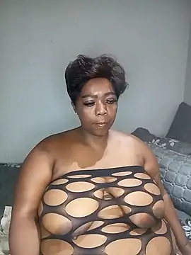 Snapshot of BustyWendyXXX47 chatting on December 4, 7:28 am BustyWendyXXX47 online show from December 4, 7:28 am