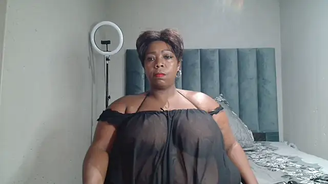 Snapshot of BustyWendyXXX47 chatting on February 17, 7:04 am BustyWendyXXX47 online show from February 17, 7:04 am