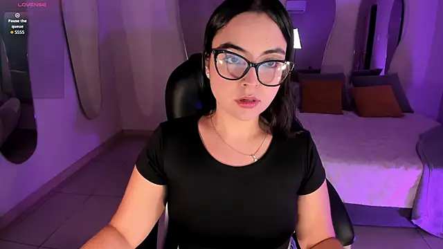 AllisonRogersX online show from October 4, 7:01 pm