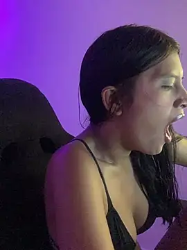  18 laura online show from December 30, 8:36 pm