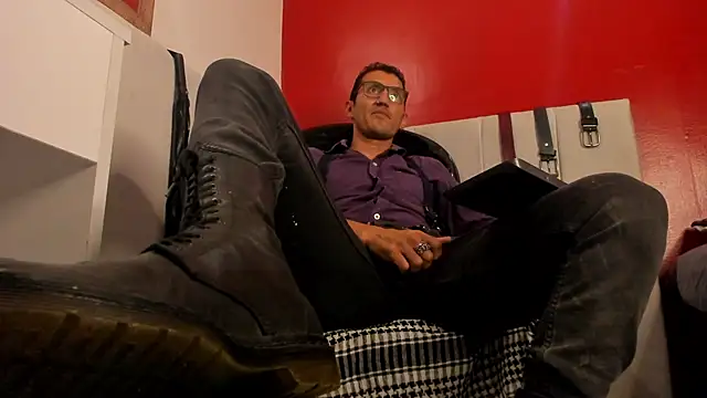 Snapshot of enzopratt chatting on March 16, 1:17 pm enzopratt online show from March 16, 1:17 pm