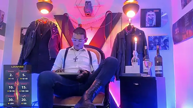 Snapshot of enzopratt chatting on September 23, 12:35 am enzopratt online show from September 23, 12:35 am