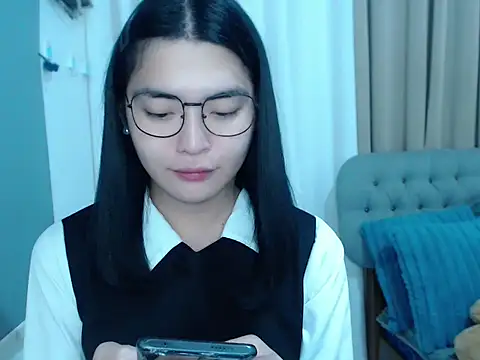 zhaviahale21 online show from October 12, 3:27 am