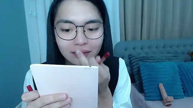 Snapshot of zhaviahale21 chatting on October 29, 8:38 am zhaviahale21 online show from October 29, 8:38 am