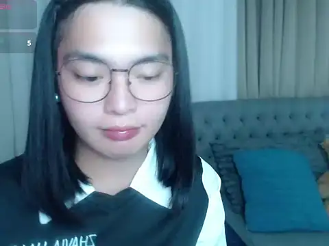 Snapshot of zhaviahale21 chatting on June 25, 8:24 pm zhaviahale21 online show from June 25, 8:24 pm