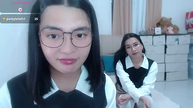 Snapshot of zhaviahale21 chatting on July 23, 10:57 am zhaviahale21 online show from July 23, 10:57 am