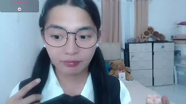 Snapshot of zhaviahale21 chatting on July 28, 12:59 pm zhaviahale21 online show from July 28, 12:59 pm