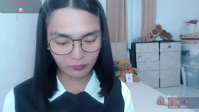 Snapshot of zhaviahale21 chatting on July 29, 2:37 pm zhaviahale21 online show from July 29, 2:37 pm