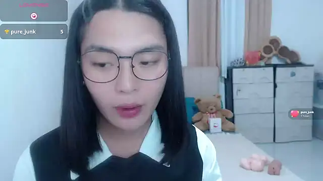 Snapshot of zhaviahale21 chatting on August 2, 12:14 pm zhaviahale21 online show from August 2, 12:14 pm