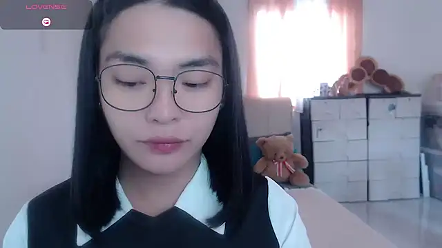 Snapshot of zhaviahale21 chatting on August 5, 4:37 am zhaviahale21 online show from August 5, 4:37 am