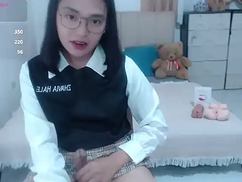 Snapshot of zhaviahale21 chatting on August 5, 4:43 pm zhaviahale21 online show from August 5, 4:43 pm