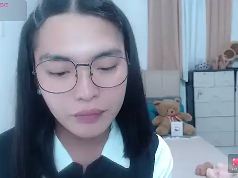 Snapshot of zhaviahale21 chatting on August 8, 7:27 pm zhaviahale21 online show from August 8, 7:27 pm