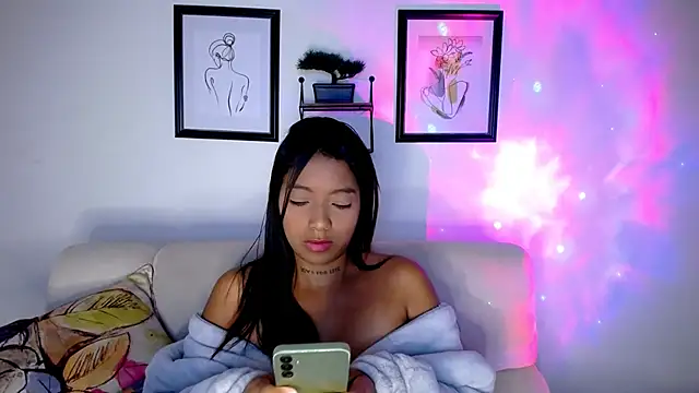 Snapshot of Amber_diamond chatting on February 25, 7:31 am Amber diamond online show from February 25, 7:31 am