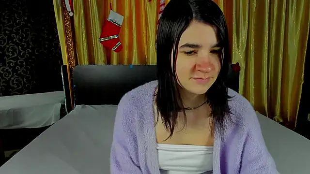  Polly Love  online show from February 4, 7:14 am