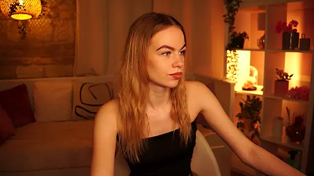 Snapshot of sn0w_barbie chatting on December 31, 2:14 pm sn0w barbie online show from December 31, 2:14 pm