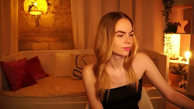 Snapshot of sn0w_barbie chatting on January 16, 2:19 pm sn0w barbie online show from January 16, 2:19 pm