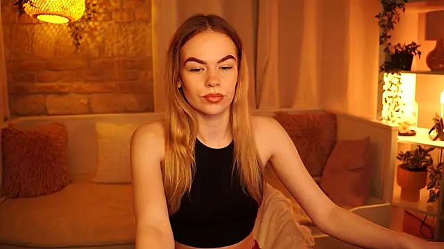 Snapshot of sn0w_barbie chatting on January 22, 4:12 pm sn0w barbie online show from January 22, 4:12 pm