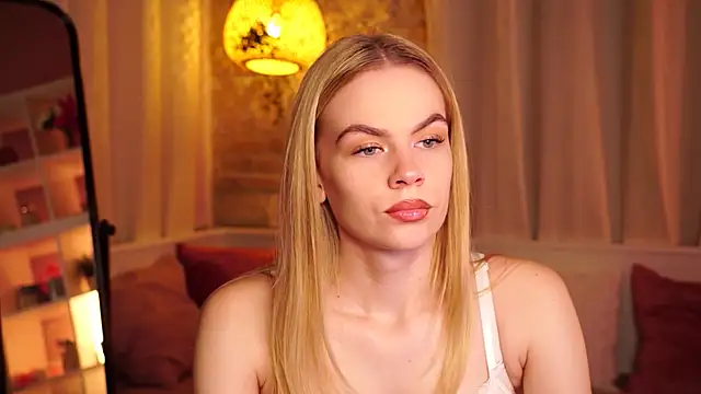 Snapshot of sn0w_barbie chatting on September 23, 8:39 am sn0w barbie online show from September 23, 8:39 am