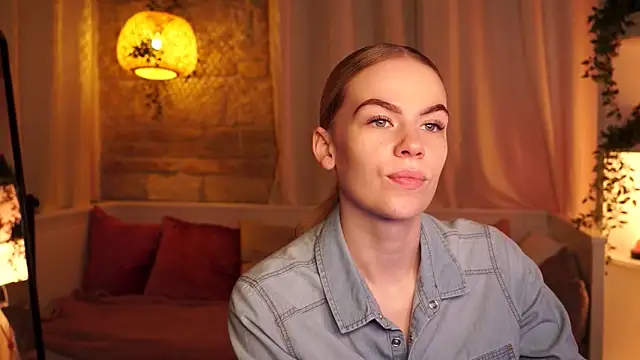 Snapshot of sn0w_barbie chatting on September 30, 8:41 am sn0w barbie online show from September 30, 8:41 am