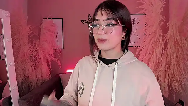 Megan mooree  online show from January 11, 6:01 pm