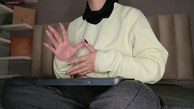 Megan mooree  online show from April 10, 12:32 pm