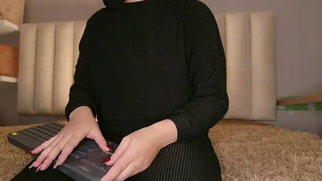 Megan mooree  online show from April 13, 12:32 pm