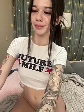 Snapshot of Vika_Gray chatting on February 19, 6:10 pm Vika Gray online show from February 19, 6:10 pm