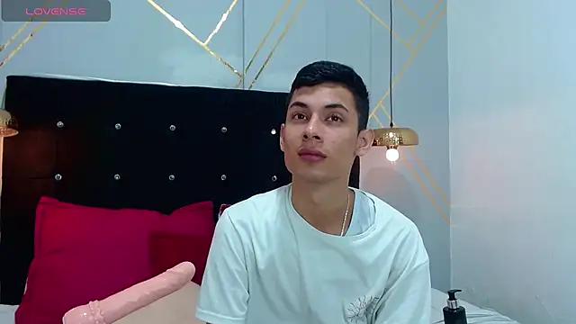 Snapshot of Oliver_king_sex chatting on January 25, 3:09 pm Oliver king sex online show from January 25, 3:09 pm