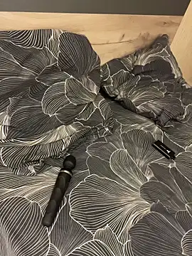 Holly Molii online show from April 16, 2:34 am