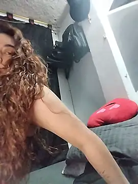 liannalee  online show from April 19, 10:56 pm