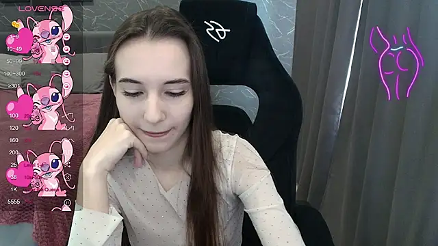 Snapshot of Alice_Weiss chatting on October 14, 8:04 am Alice Weiss online show from October 14, 8:04 am