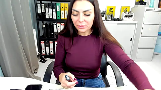 kilenyapatrice online show from November 18, 2:21 pm