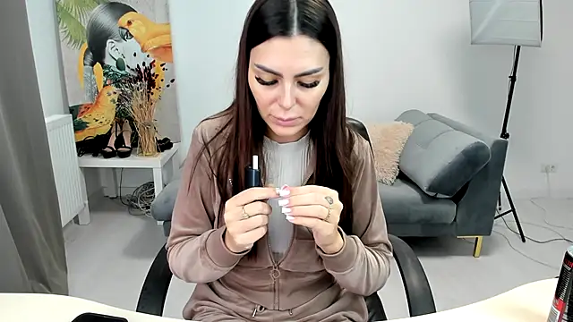 kilenyapatrice online show from December 18, 10:21 am