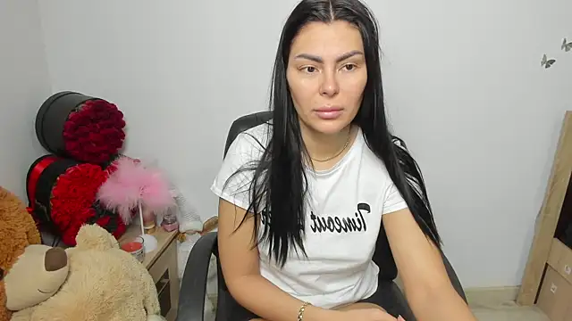 kilenyapatrice online show from April 15, 10:44 am