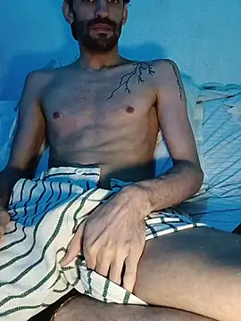 Snapshot of johngil0995 chatting on December 4, 12:36 pm johngil0995 online show from December 4, 12:36 pm