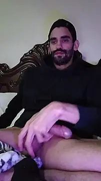 Snapshot of johngil0995 chatting on December 18, 7:14 am johngil0995 online show from December 18, 7:14 am