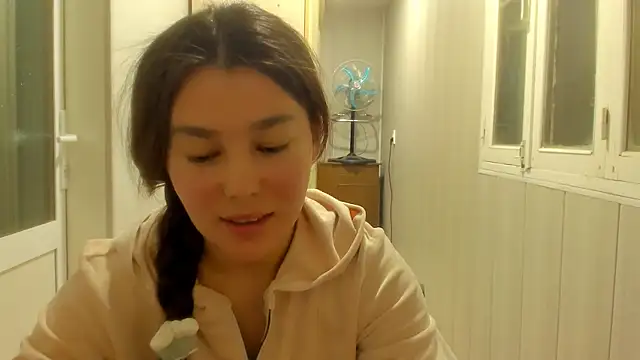 Snapshot of LunaXmii chatting on November 1, 11:29 pm LunaXmii online show from November 1, 11:29 pm