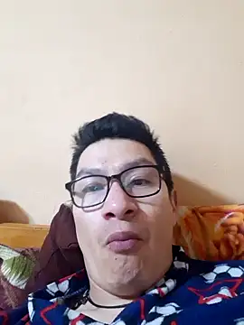 Snapshot of gioarcangel chatting on January 3, 3:16 am gioarcangel online show from January 3, 3:16 am