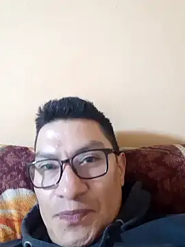 Snapshot of gioarcangel chatting on January 21, 1:29 am gioarcangel online show from January 21, 1:29 am