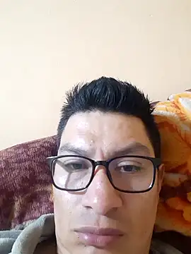 Snapshot of gioarcangel chatting on February 18, 12:48 am gioarcangel online show from February 18, 12:48 am