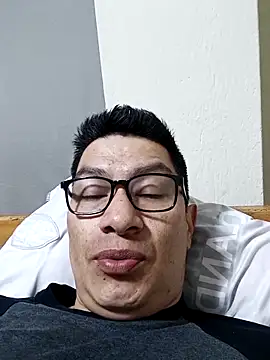 Snapshot of gioarcangel chatting on March 19, 2:48 am gioarcangel online show from March 19, 2:48 am