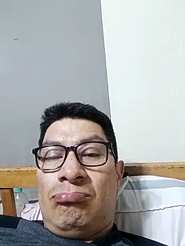 Snapshot of gioarcangel chatting on March 25, 3:23 am gioarcangel online show from March 25, 3:23 am