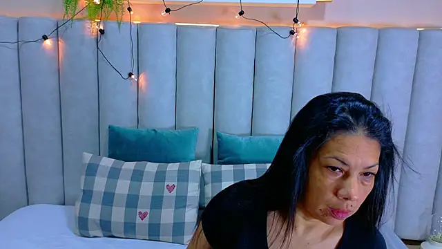 JaylaScott   online show from October 16, 11:33 am