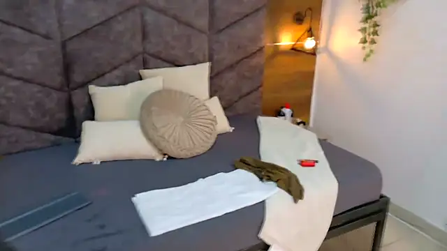 JaylaScott   online show from November 3, 11:55 am