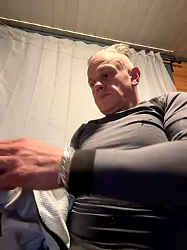 JakubW79 online show from October 26, 6:19 am