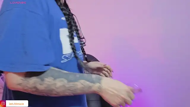 Snapshot of hina_tay chatting on November 13, 3:16 am hina tay online show from November 13, 3:16 am