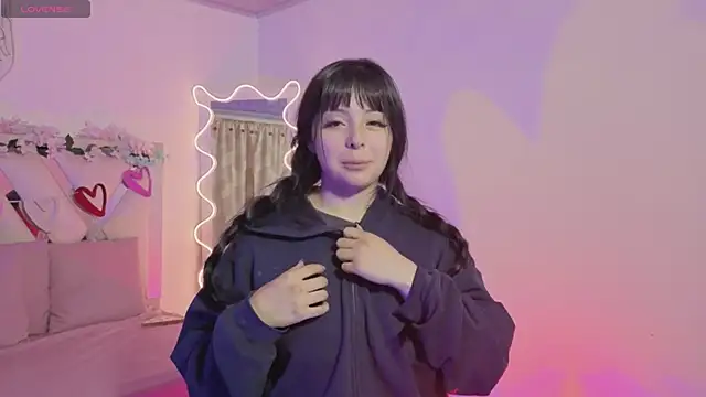 Snapshot of hina_tay chatting on January 13, 3:01 am hina tay online show from January 13, 3:01 am