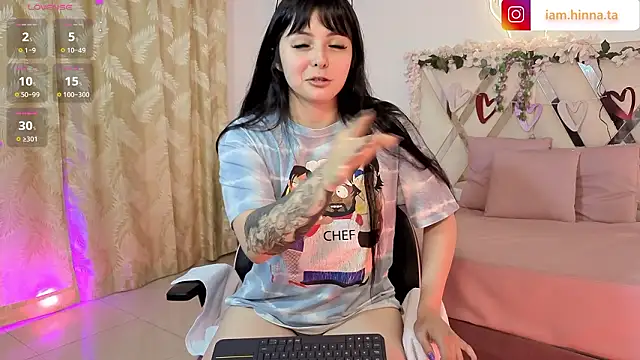 Snapshot of hina_tay chatting on February 3, 6:40 am hina tay online show from February 3, 6:40 am