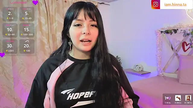 Snapshot of hina_tay chatting on February 9, 3:10 am hina tay online show from February 9, 3:10 am